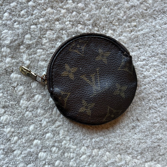 Louis Vuitton Handbags - Louis Vuitton vintage authentic coin purse